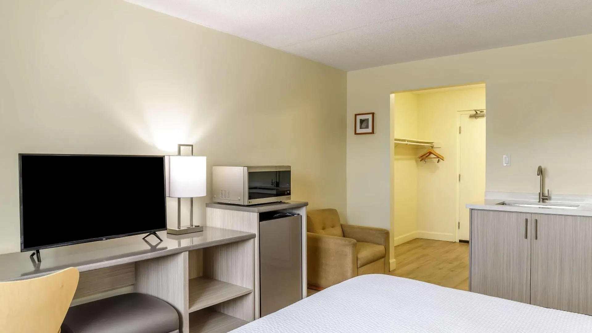 Motel 6 Niagara Falls, On Near The Falls Hotel
